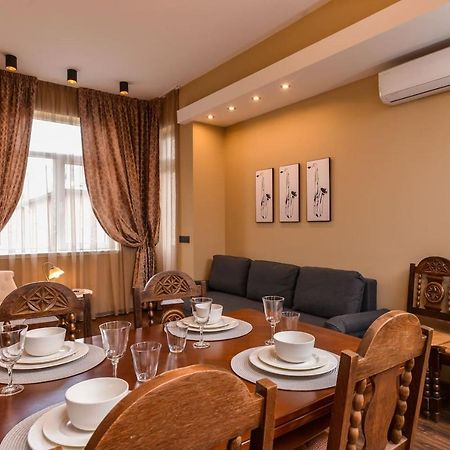 Sofia Dream Apartments - Jazzy Two Bedroom Suite By Flat Mаnager ภายนอก รูปภาพ