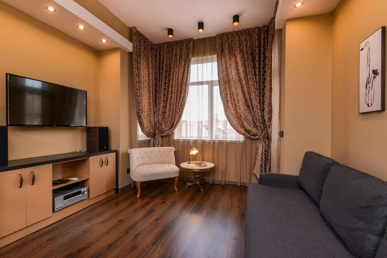 Sofia Dream Apartments - Jazzy Two Bedroom Suite By Flat Mаnager ภายนอก รูปภาพ