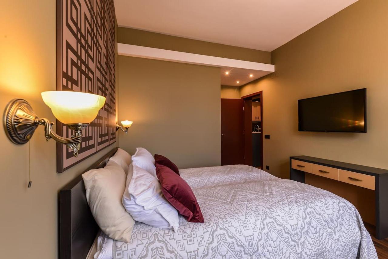 Sofia Dream Apartments - Jazzy Two Bedroom Suite By Flat Mаnager ภายนอก รูปภาพ